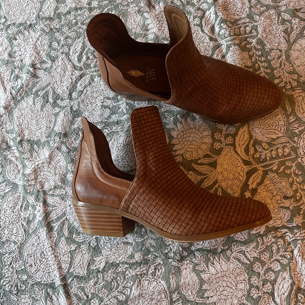 Volatile Short Boots- Size 4